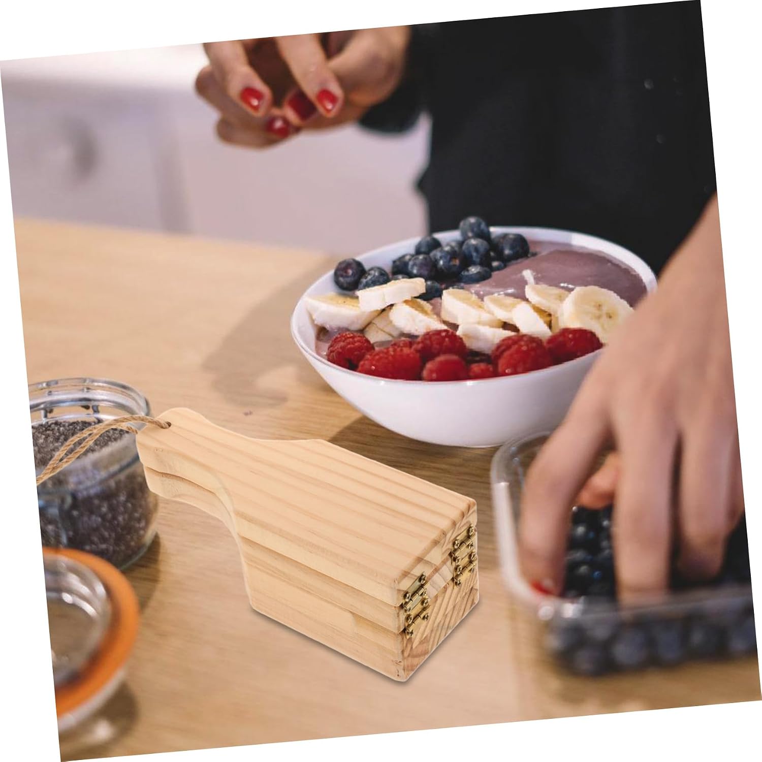SECFOU Plantain Masher Ground Tostone Smasher Banana Puree Maker Tostones Press Easy Access Hanging Design
