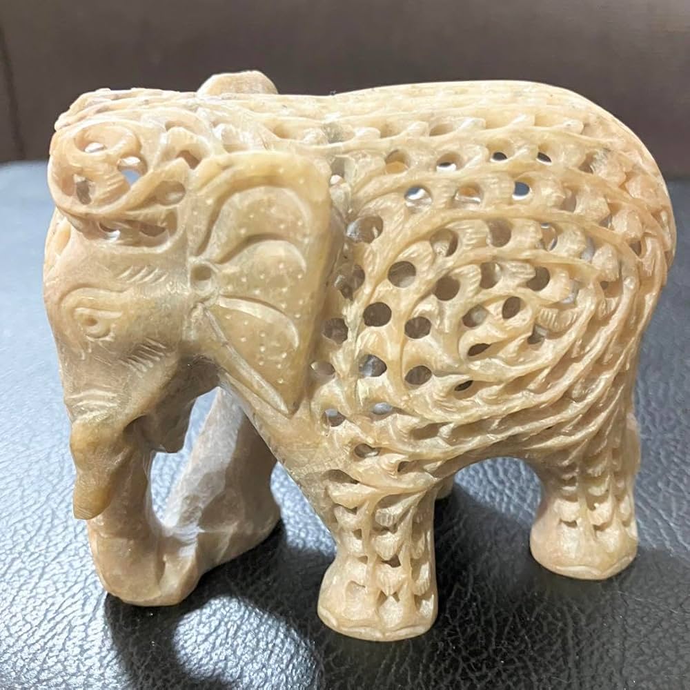 Amazon.co.jp: インド ソープストーン 象 入れ子彫刻 置物 象の中に象