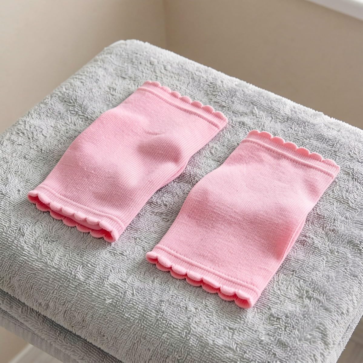 Kichvoe 5 Pairs Moisturizing Gel Sleeves Protector for Heels and Feet, Pink