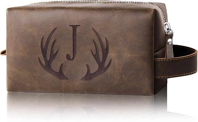 Sac de toilette personnalisé pour les hommes Lettre initiale PU Sac à raser imperméable en cuir pour les articles de toilette Accessoires Voyage Essentiels Sacs de rangement Pères Jour Cadeaux d'anniversaire pour les hommes, Dark