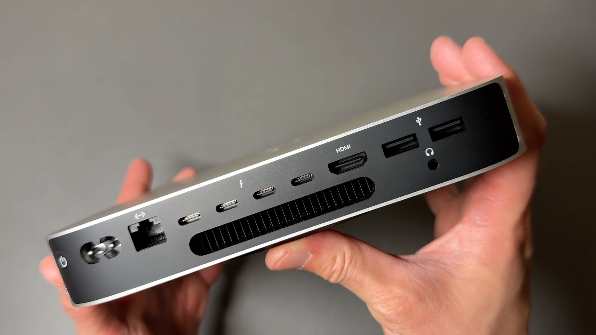 Watch ALL the PORTS on the M2 PRO Chip Apple 2023 Mac Mini! on