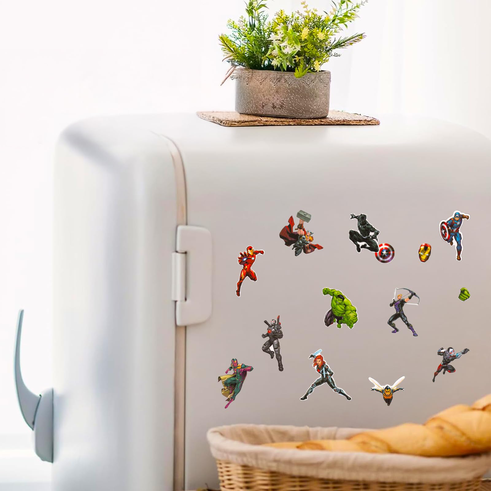 Avengers Kühlschrankmagnet-Set – Bundle mit 25 Kühlschrankmagneten für Kleinkinder, Kinder, Lernspielzeug plus Aufkleber, mehr | Avengers Magnetspielzeug für Jungen
