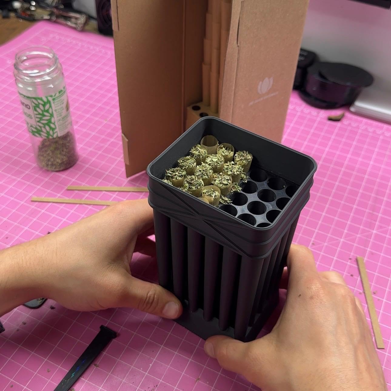 NIPRO 30 v2 – Maschine zum Befüllen von vorgefertigten Cones (King) für Filter bis 6 mm (Universal) – inklusive Teiler für 30 bis 15 Stück