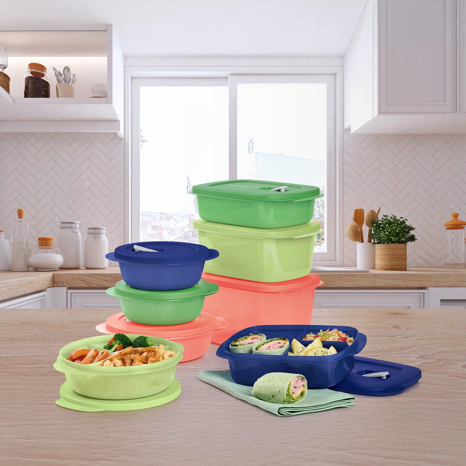Tupperware CrystalWave 8 Piece Food Storage Container Set in Multi