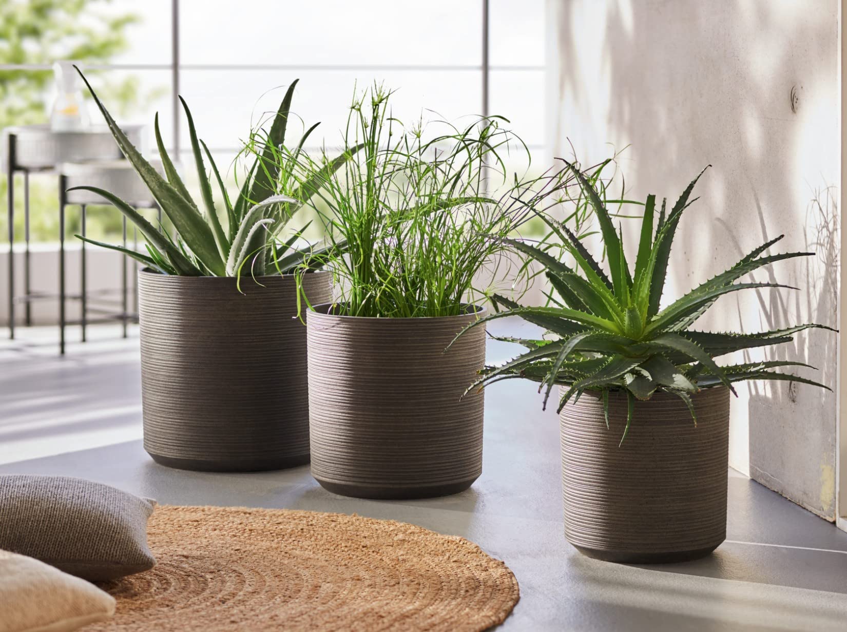 Dekoleidenschaft 3X Übertopf Re-Cycle in grau-braun aus tlw. recyceltem Kunststoff, Pflanztopf Set, Blumentopf, Blumenübertopf, Pflanzgefäß