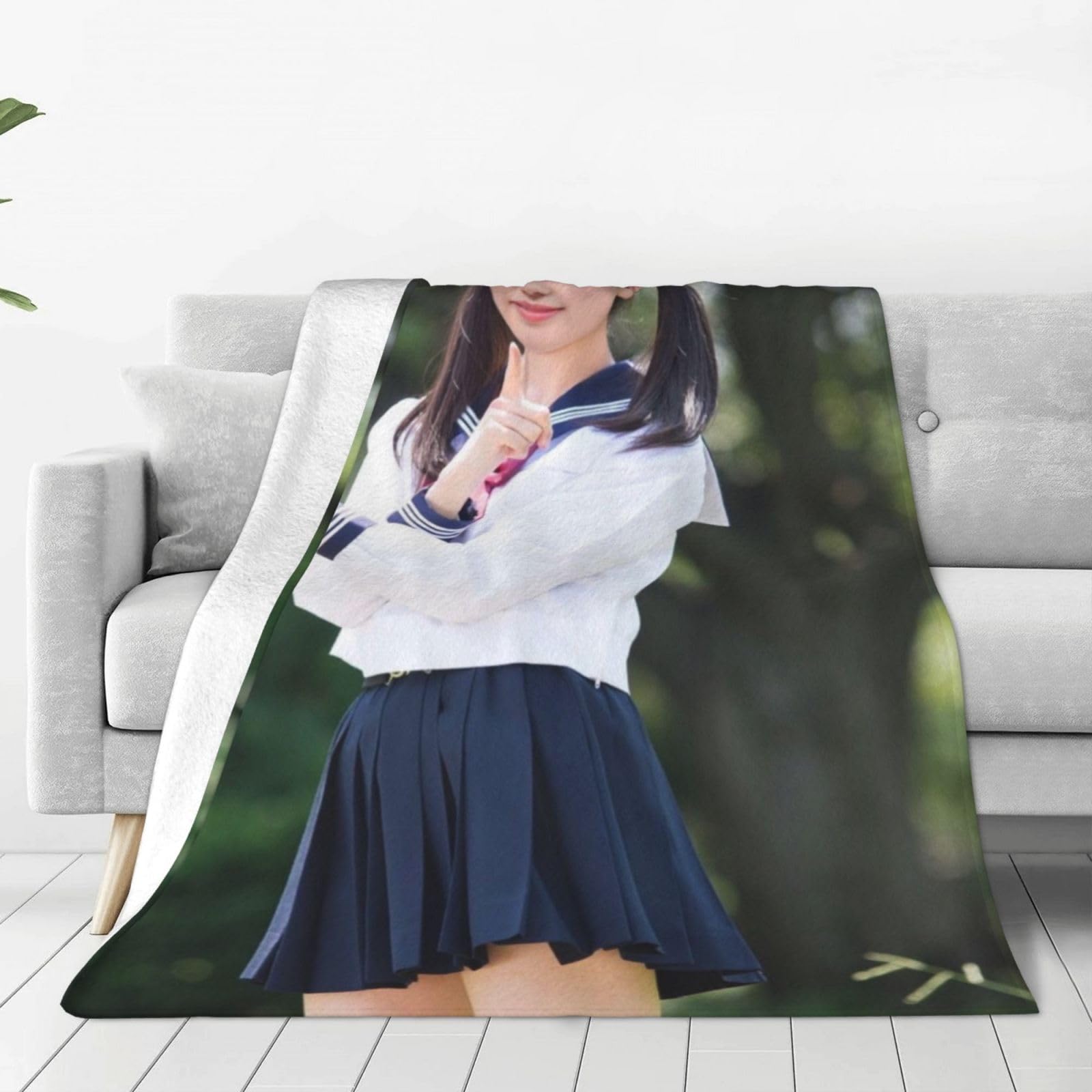 Amazon｜korkus 芦田愛菜 ブランケット フランネルブランケット 写真