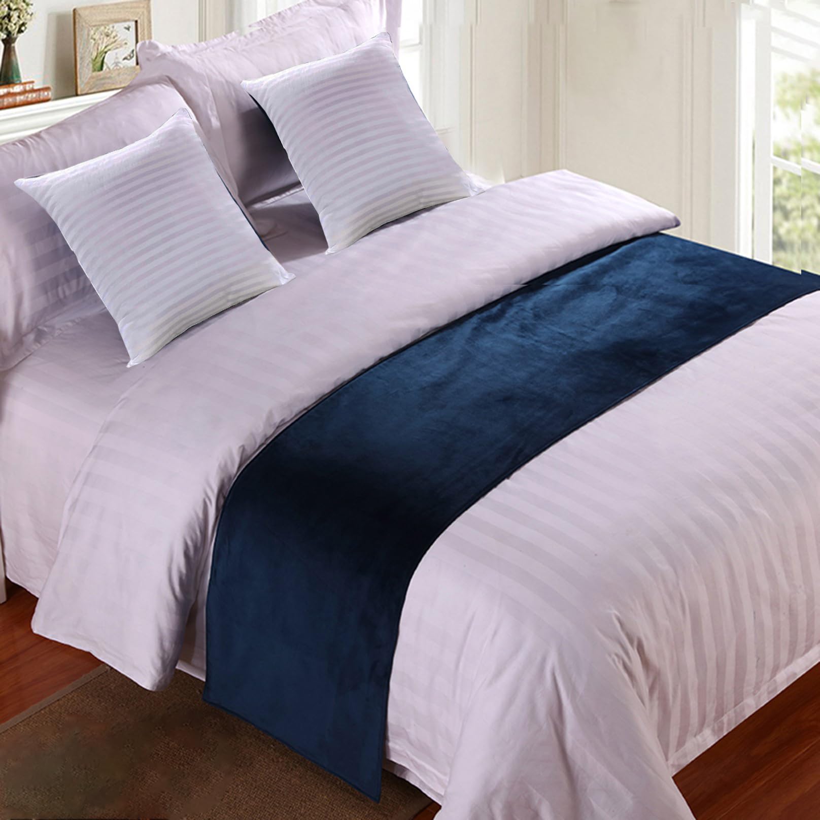 LEEMQCYA Velvet Bed Runners Bedspread Cover Solid Soft No Fading Bed Scarf Protection for Bedroom Wedding Room Home Hotel Bedding Decorations,Navy Blue-45x210cm for 1.5m bed