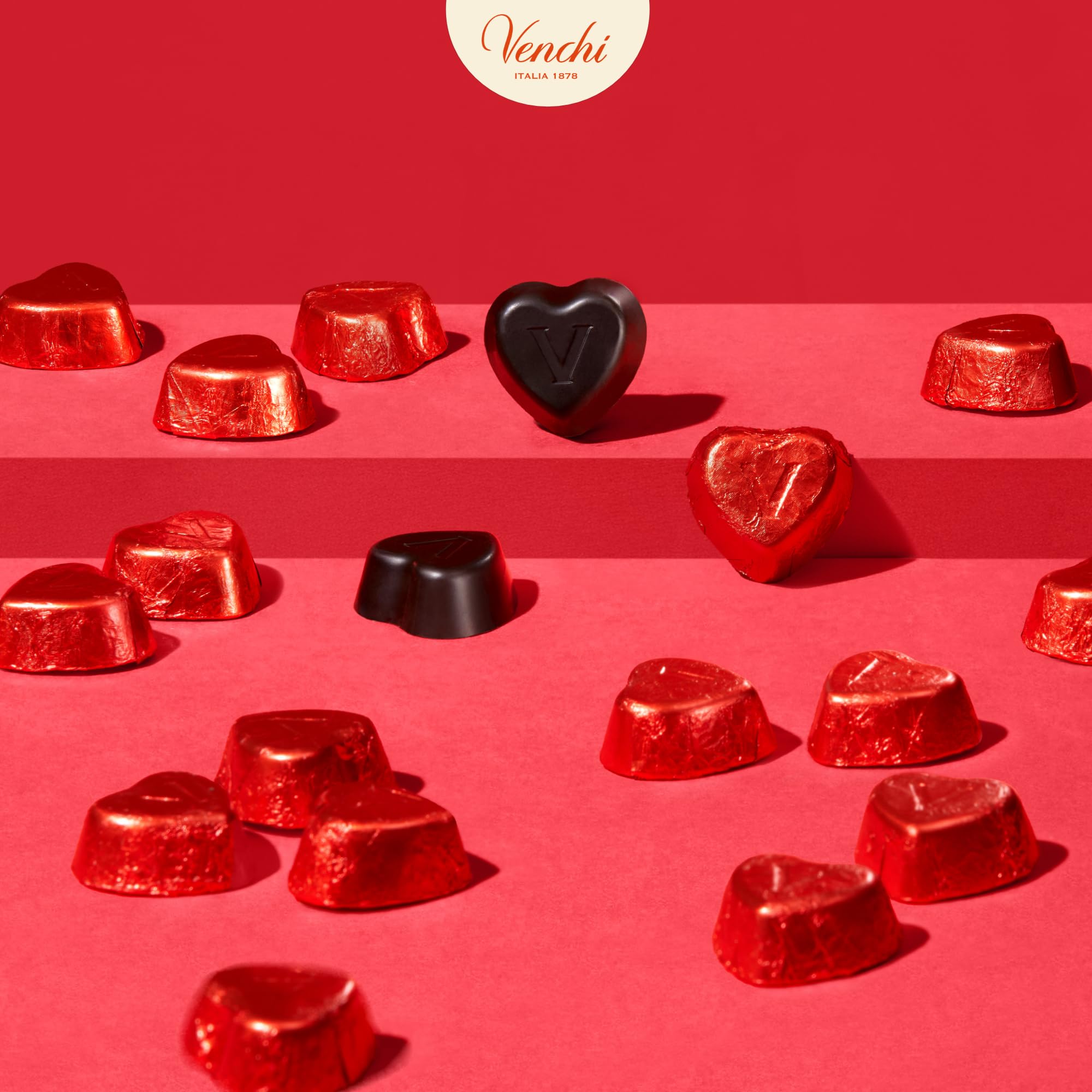 Venchi - Cioccolatini a Forma di Cuore, Extra Fondente, 1 Kg, Vegano, Senza Glutine, Senza Coloranti e Conservanti, Idea Regalo Festa della Mamma