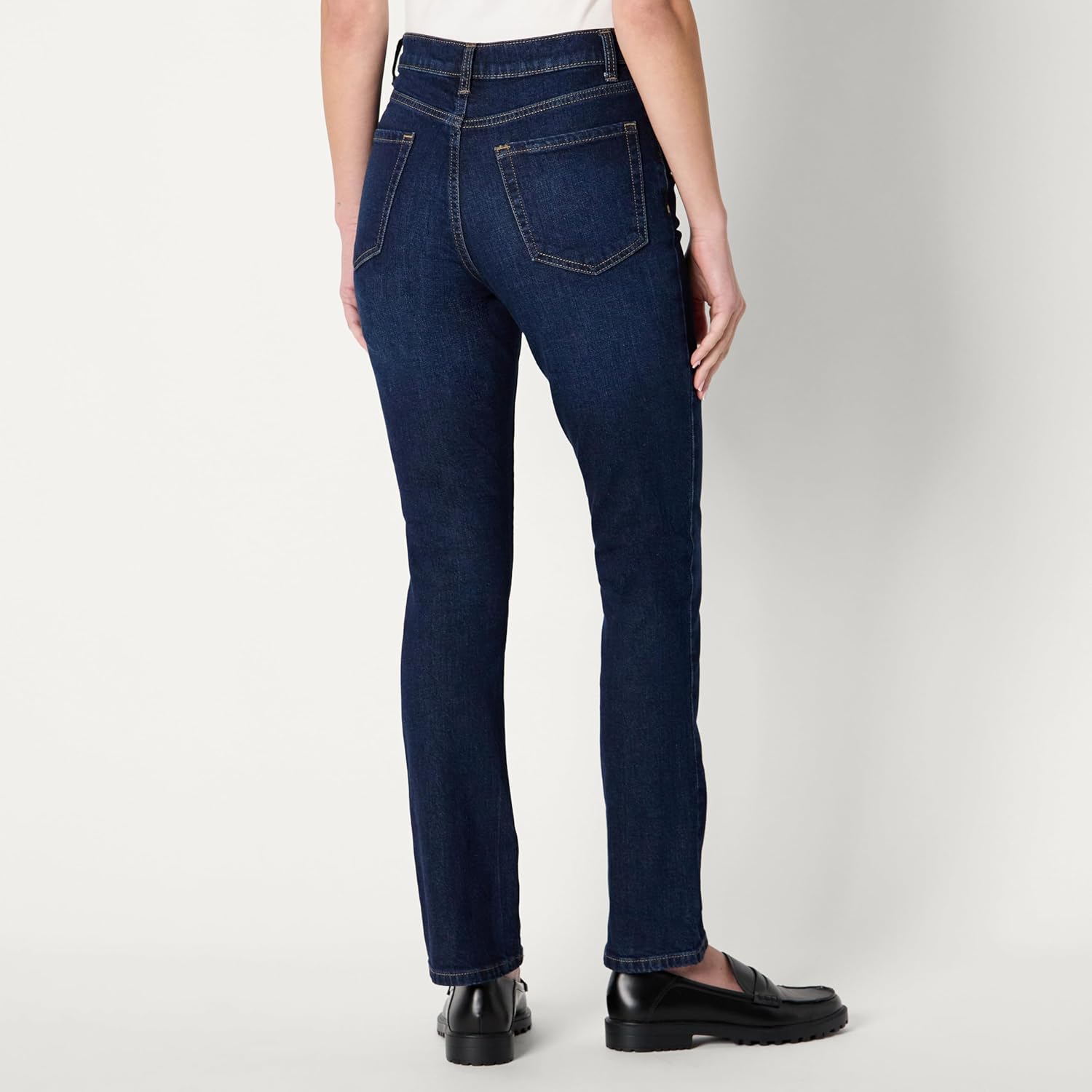 Amazon Essentials Women's Medium Stretch Slim-Fit Mid-Rise Straight Leg Jeans - Image 2