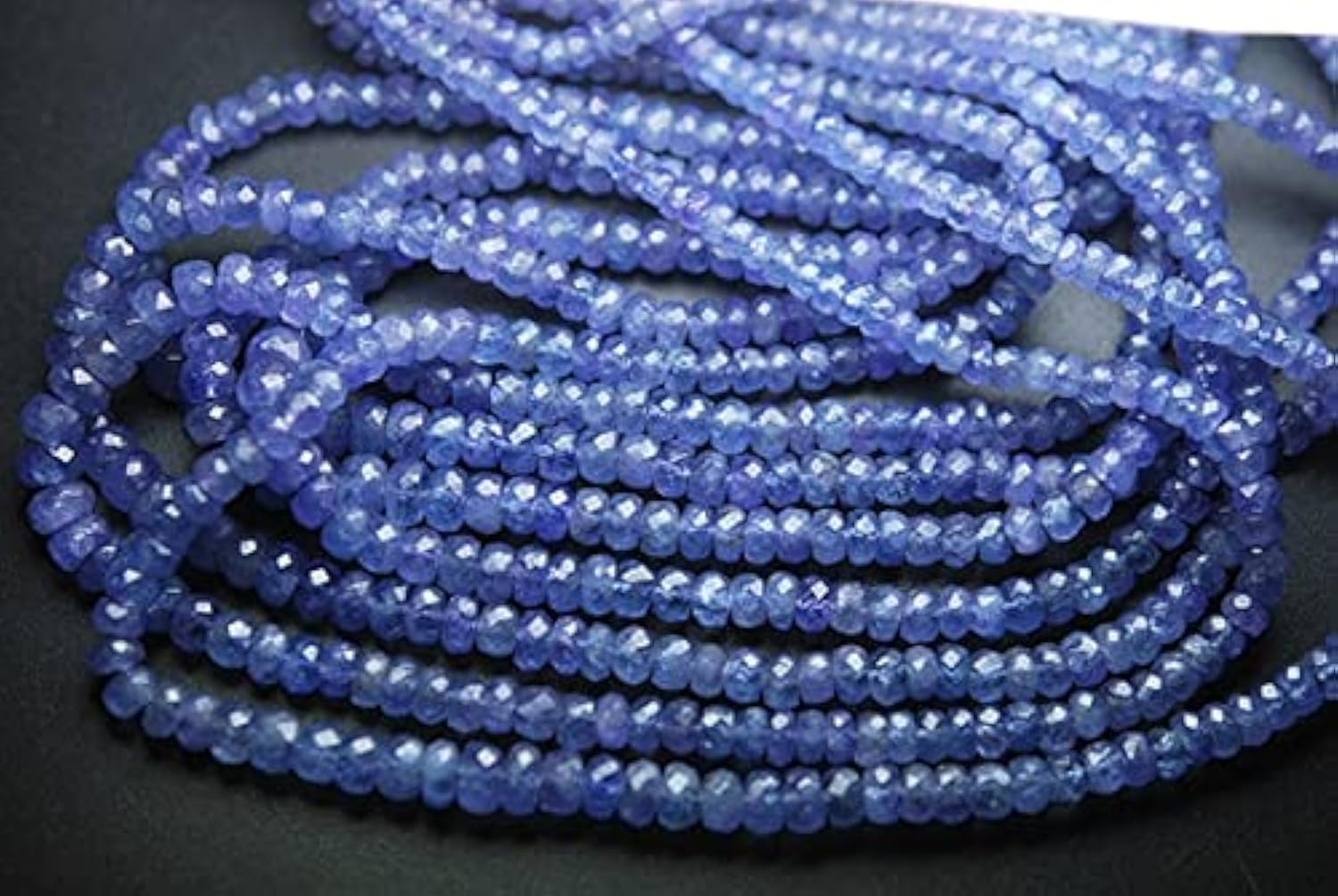 Tanzanite perles rondelles facettées de 2.75-3mm pour sublimer vos tenues quotidiennes