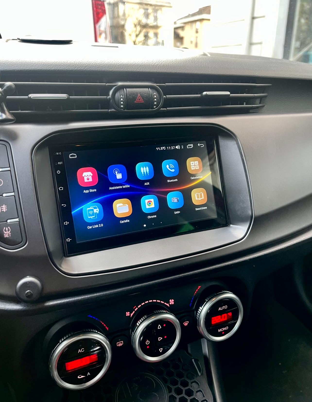 Autoradio Custom Fit per Alfa Romeo Giulietta 2015–2020 con CarPlay e Android Auto | Schermo Touch AVVIO VELOCE | Navigatore| Bluetooth | USB | Retrofit Plug & Play | Compatibile comandi al volante