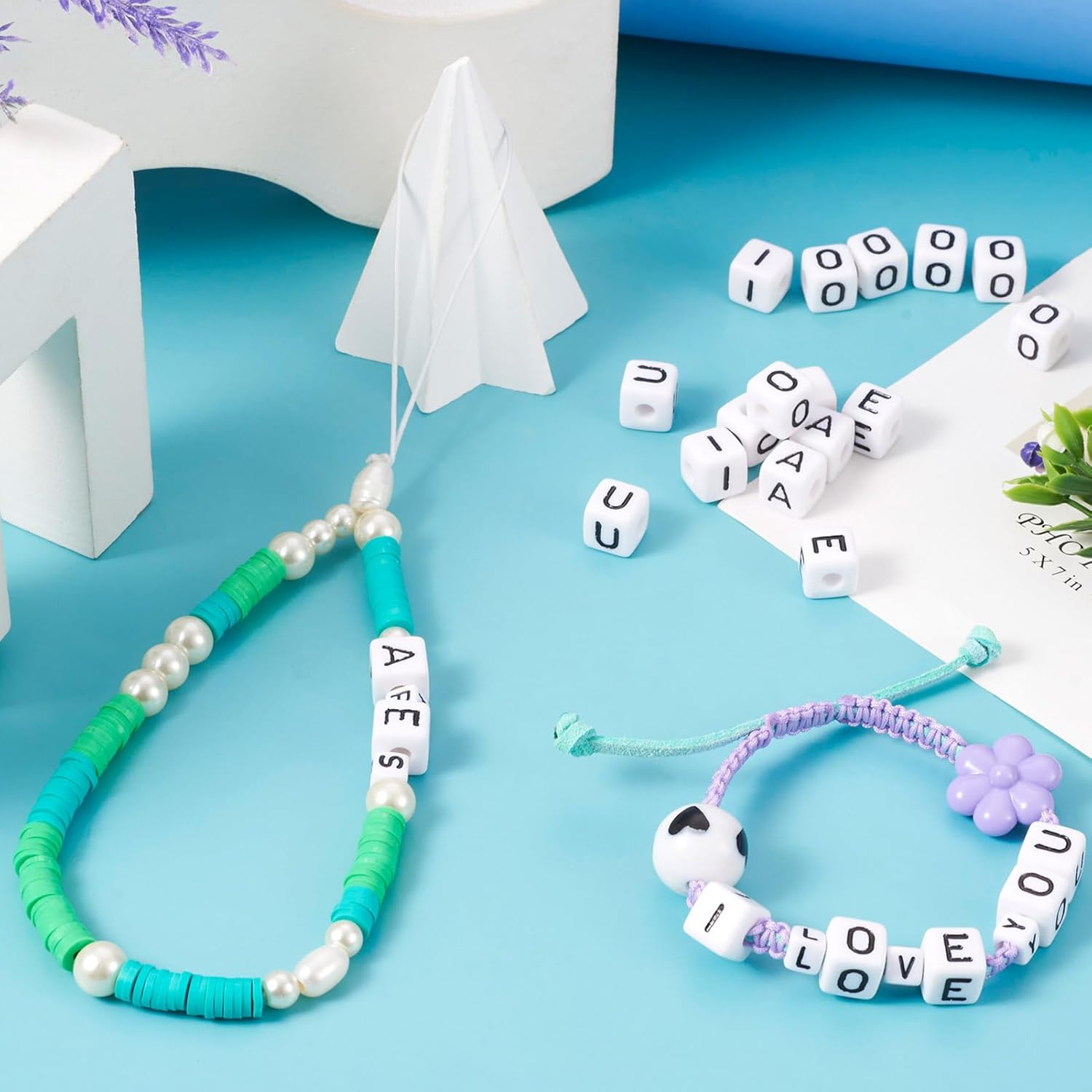 Craftdady 100Pcs 10mm Acrylic Vowels Letter Beads Cube Pony Beads White Large Hole European Bead A E I O U Alphabet Bead for Crafts Friendship Bracelets Jewelry Making Supplies - Image 3