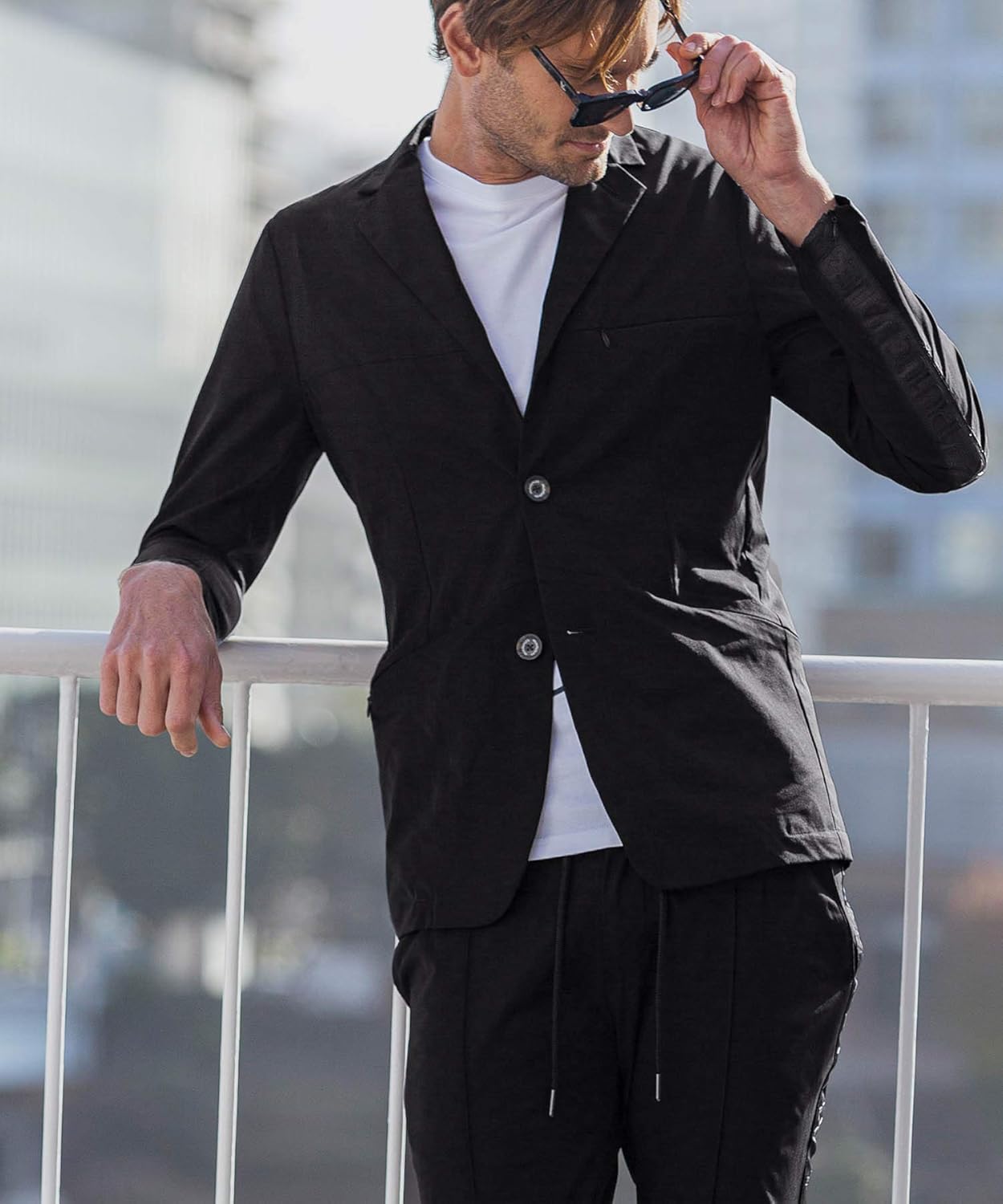 Amazon | [1PIU1UGUALE3 RELAX] ウノピゥウノウグァーレトレ ロゴ