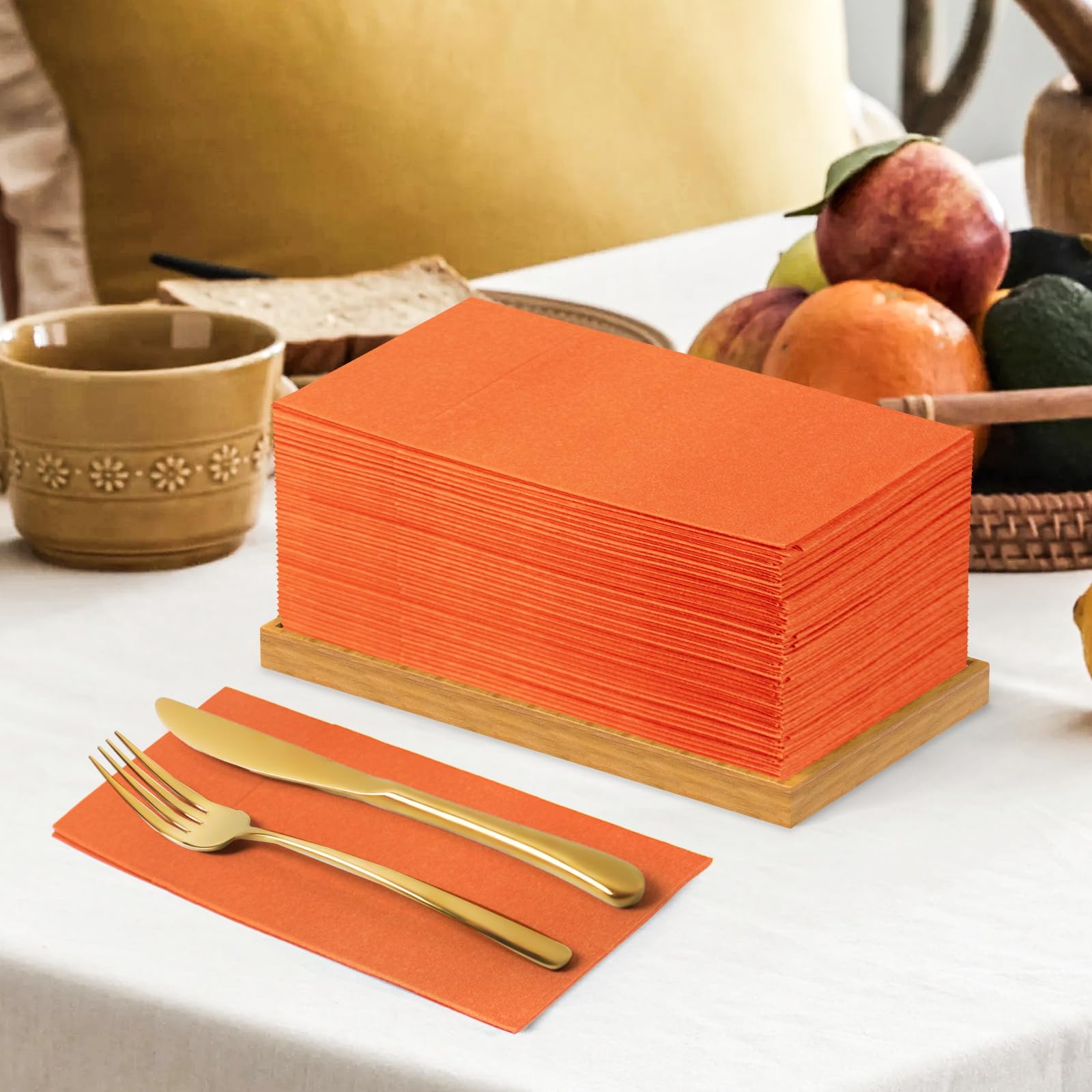 KAMMAK Tovaglioli Disposbale, Confezione da 100 tovaglioli di carta arancione con tasca piegati, tovaglioli di nozze, asciugamani per feste, ricevimenti, bagno, cucina, ristoranti (41,9 x 41,9 cm)