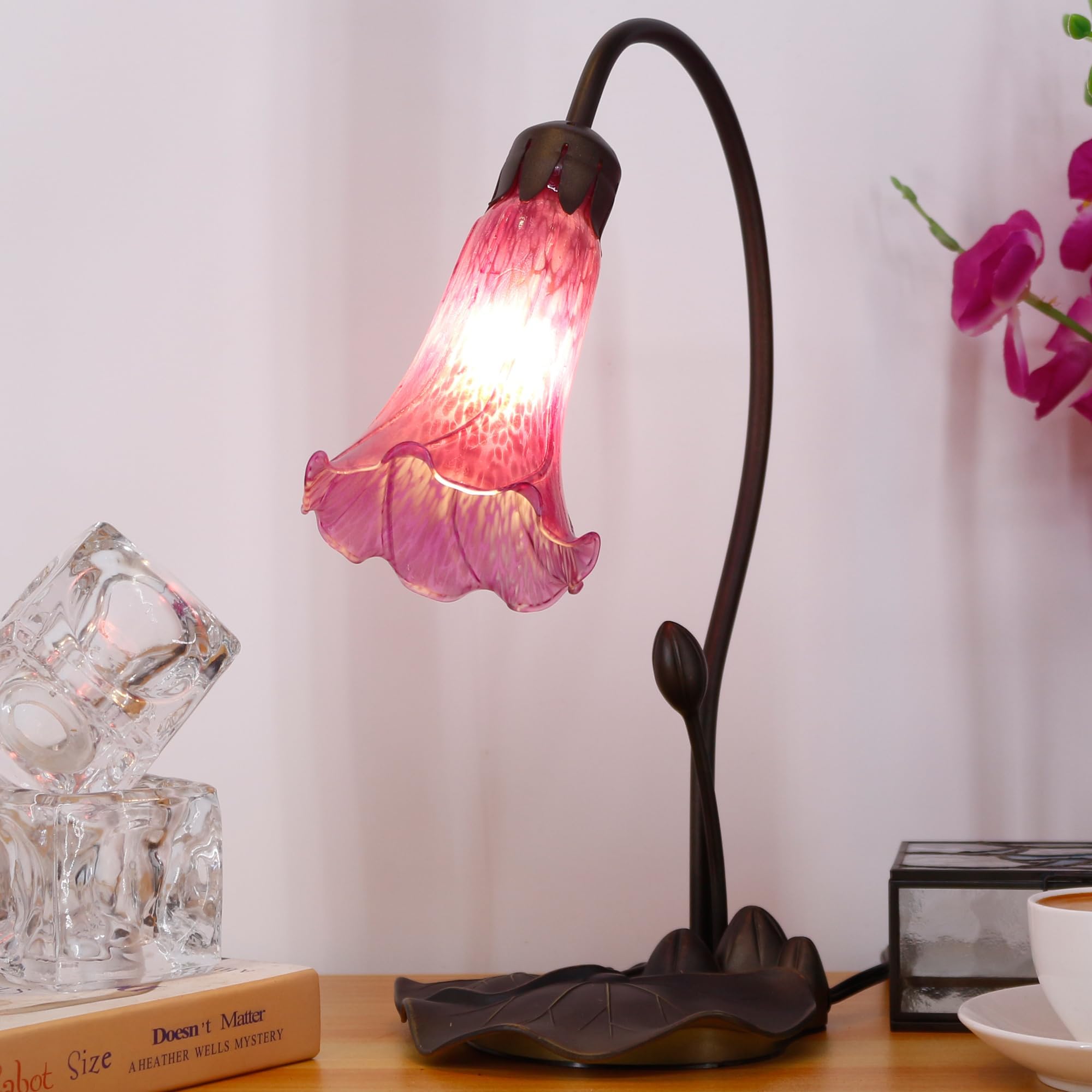 Lily Stained Glass Table Lamp