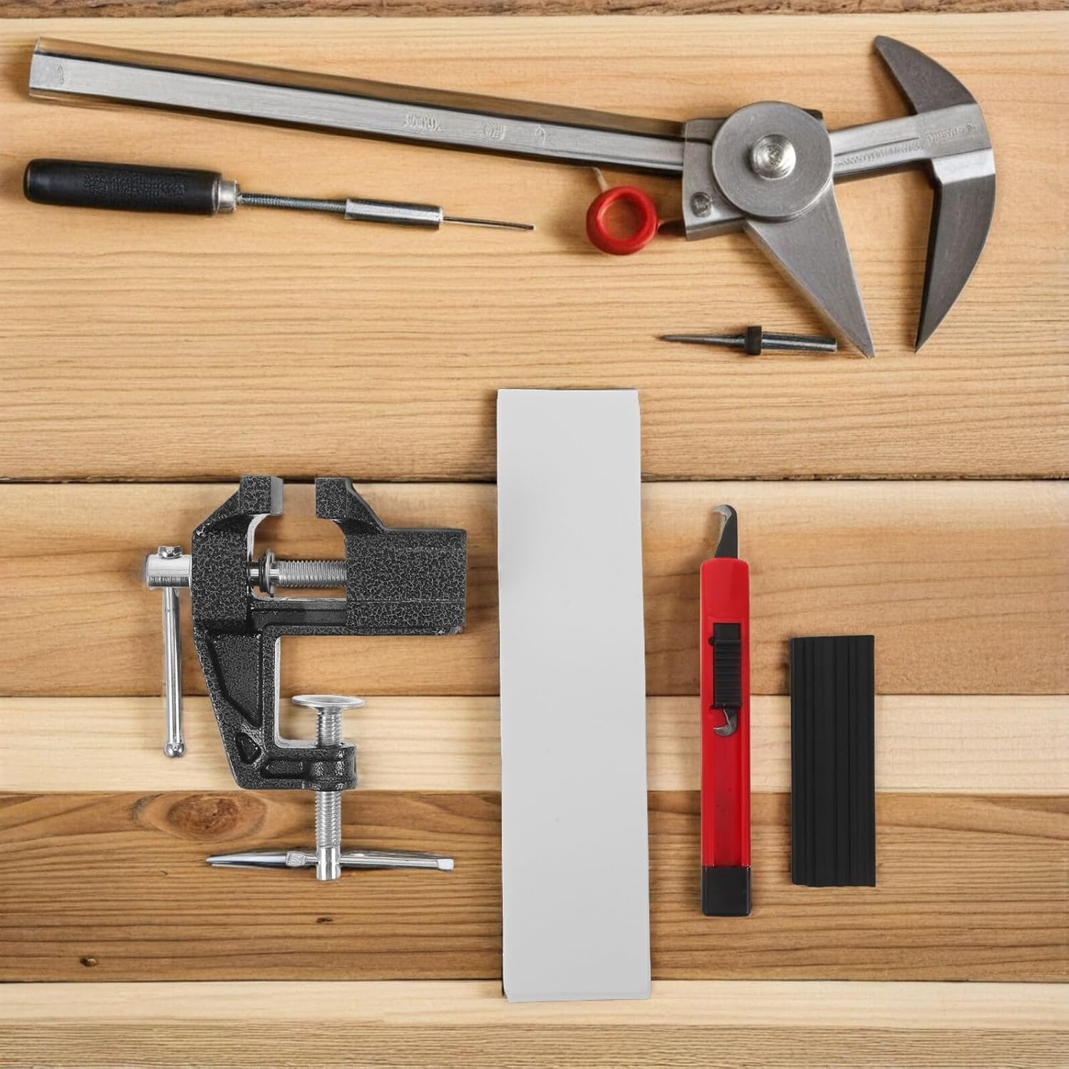 Golf Grip Replacement Tool Kit with Mini Table Vise, Rubber Clamp, Double-Sided Tape, and Retractable Hook Knife for Portable Golf Regripping and Shaft Clamp Repair