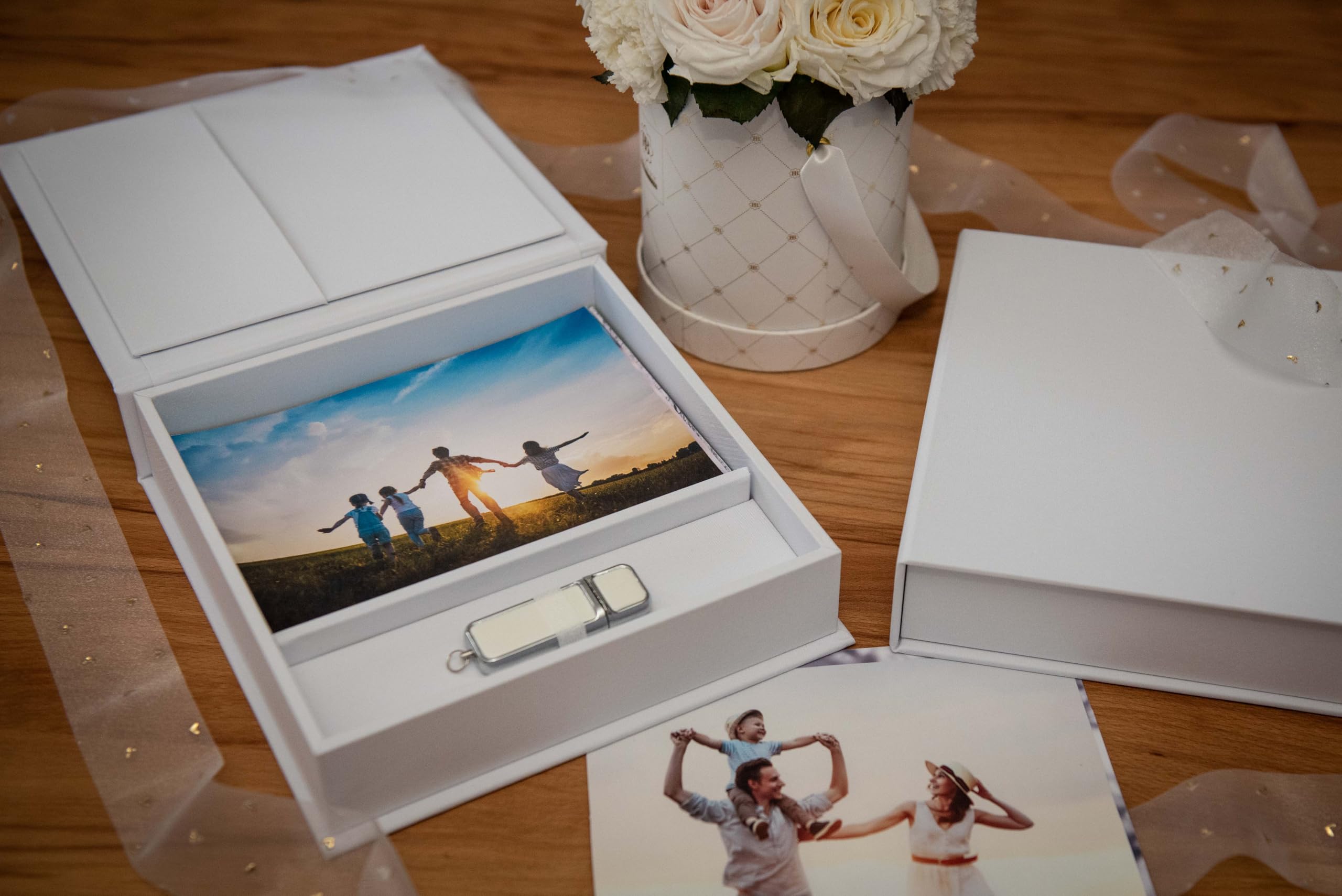 Scatola per foto di nozze con scomparto USB – Scatola ricordi per foto 13 x 18 cm, scatola portaoggetti in lino premium, confezione regalo per matrimoni, compleanni, feste di famiglia e momenti