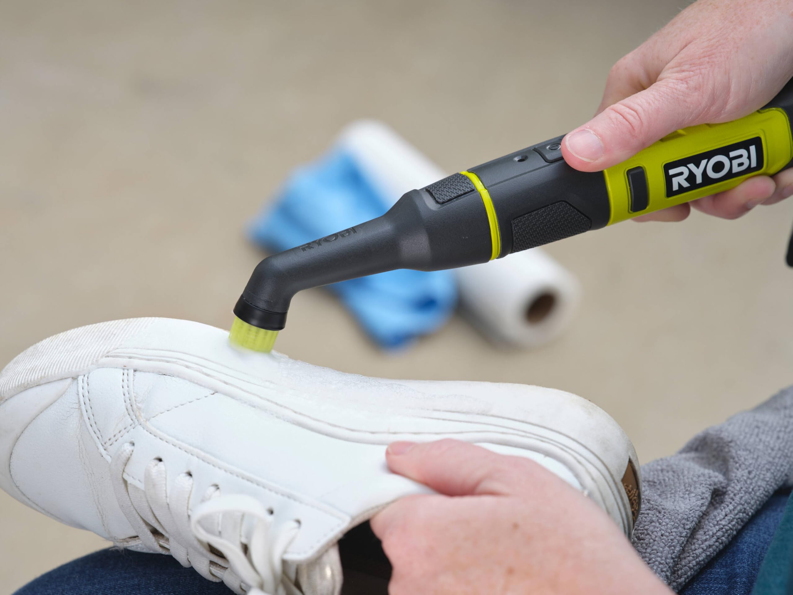 Ryobi - Cepillo de Detalle de 4 V, diámetro 20 mm - 200 RPM - IPX7 - Incluye 4 cepillos - RDS4-0