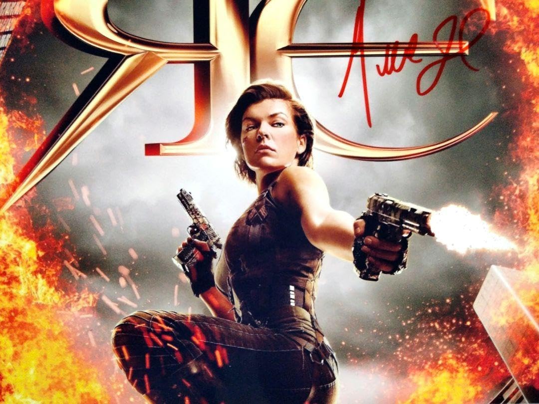 Amazon.co.jp: ミラ・ジョヴォヴィッチ直筆サイン入り超特大写真  