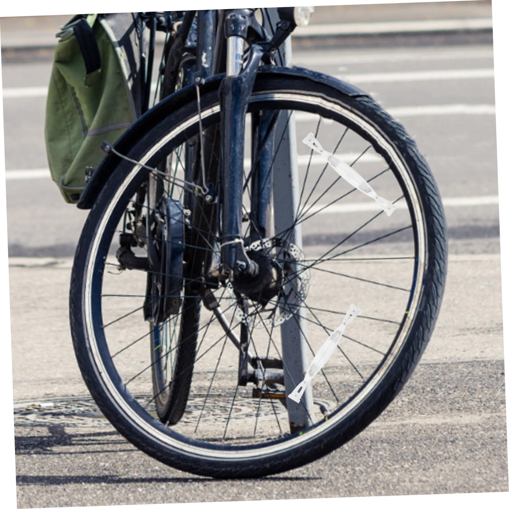 UPKOCH Réflecteurs de Roues de Vélo Accessoires Réfléchissants Sécurisés pour Cyclisme Haute Visibilité Durable et Étanche Compatible avec Tous Types de Vélos