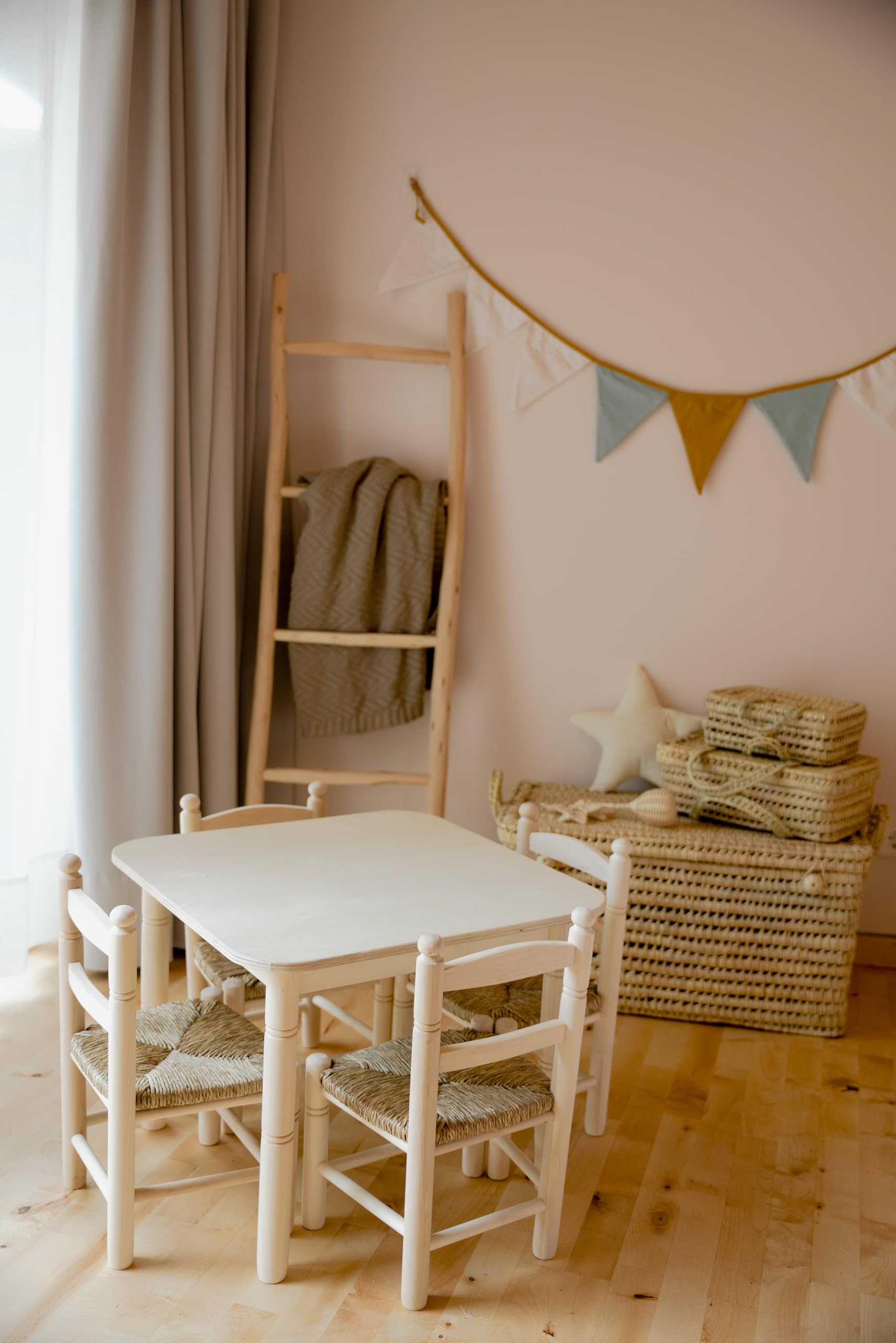 Cesteria Aparici - Silla Infantil de Enea y Madera para Niños (1-8 años). Asiento Trenzado Artesanal para Juego, Lectura y Decoración Rústica. Mueble Ecológico. (Ref 8000)