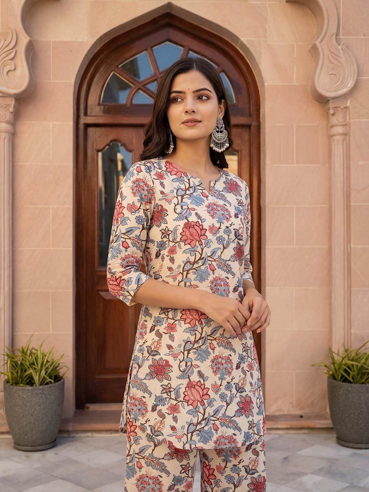 Leriya Fashion Conjuntos de coord para mujer elegantes | Conjuntos kurta para mujer | Traje de fiesta formal de oficina y aspecto casual | Últimas coordenadas de Western Fusion