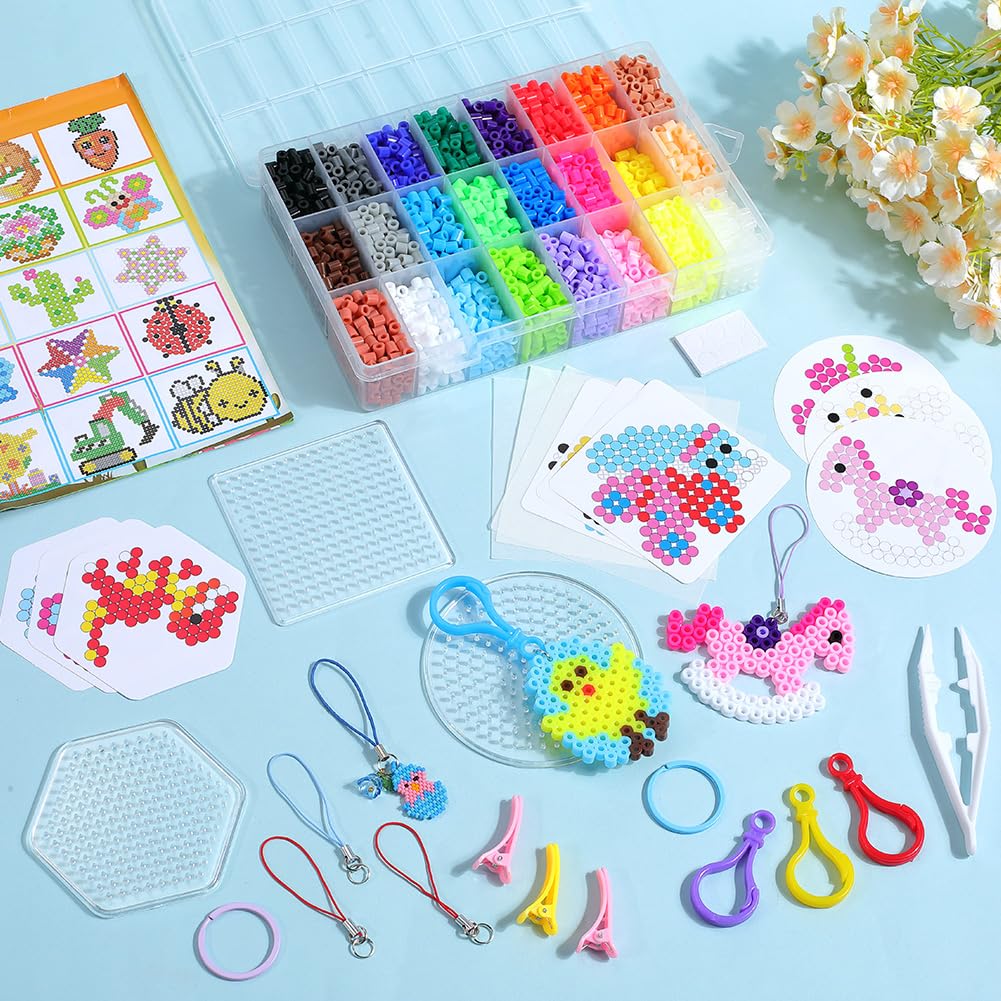 1 Scatola 24 Colori 4300 Pezzi Kit di Perline Fuse 5mm Perline da Fusione con Pannelli Forati Accessori per Catene di Carta da Stiro 1000 Pezzi Ricariche di Perline Fuse in Bianco e Nero per