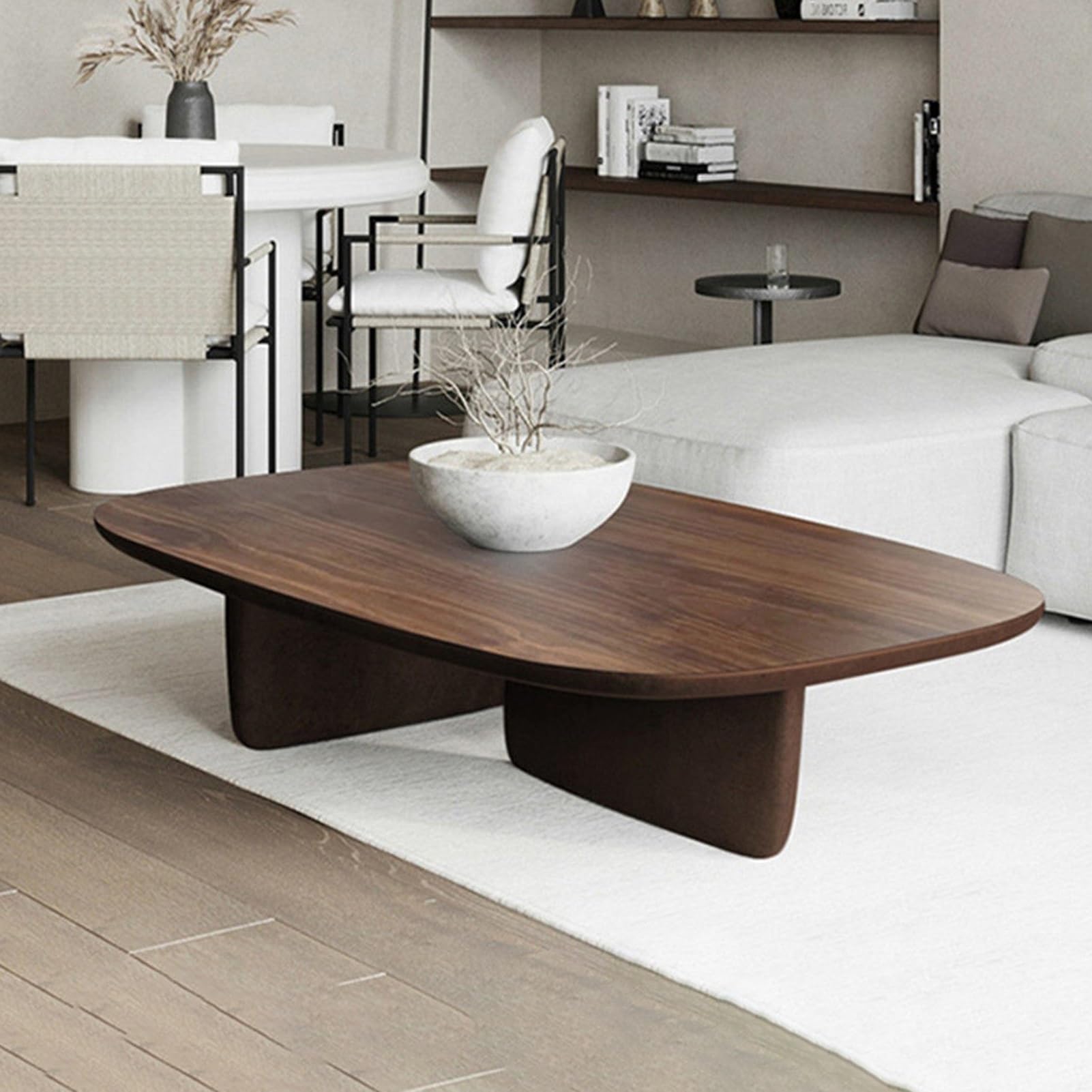 Table basse en bois massif de pin pour un salon moderne et épuré