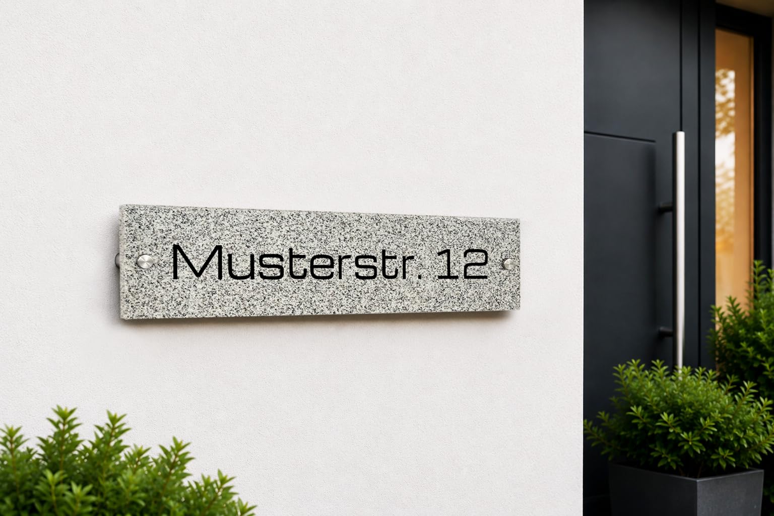 Straßennamenschild mit Hausnummer aus Granit 60x15 cm – Personalisiertes Hausnummernschild mit Gravur – Wetterfest, frostbeständig und UV-beständig (Grau)