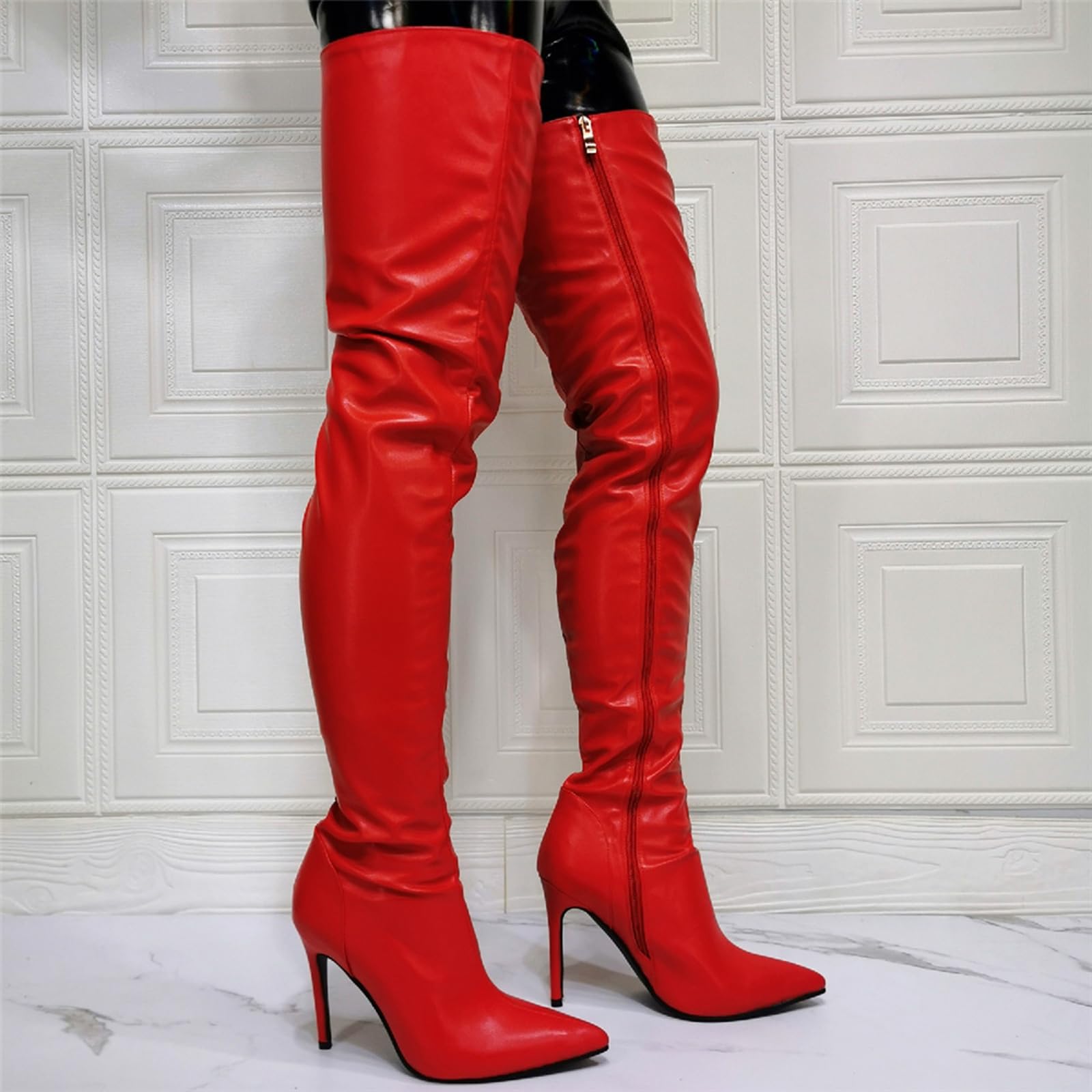Bottes à Talons Aiguilles en Faux Cuir pour Femmes. Bottes Cuissardes Rouges pour Femme. Bottes Hautes pour Homme. Talons Hauts Strip-teaseuse