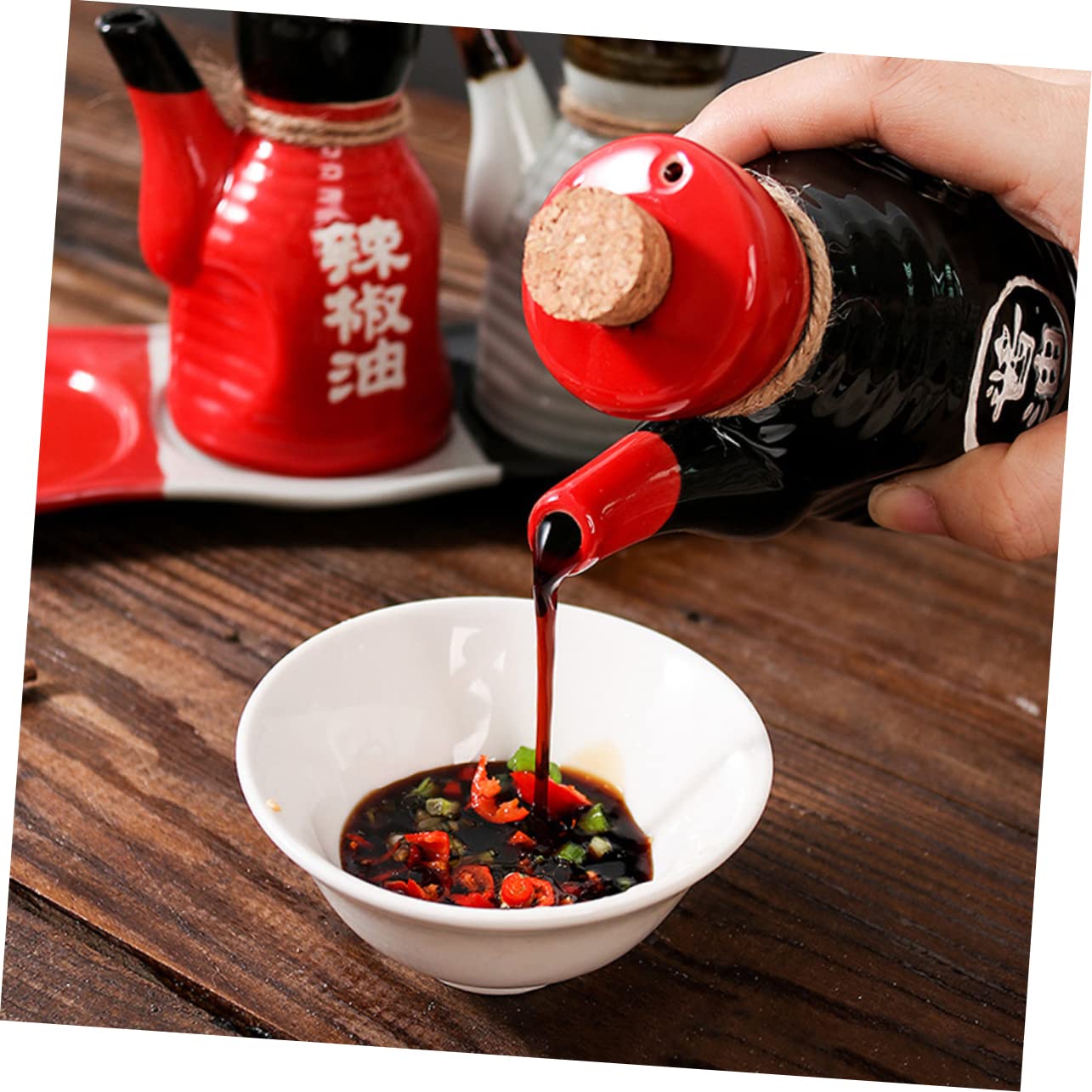Distributore di salsa di soia in ceramica, bottiglia di salsa di soia in ceramica, serbatoio di olio in legno, bottiglia di distributore di olio for uso domestico(Red)