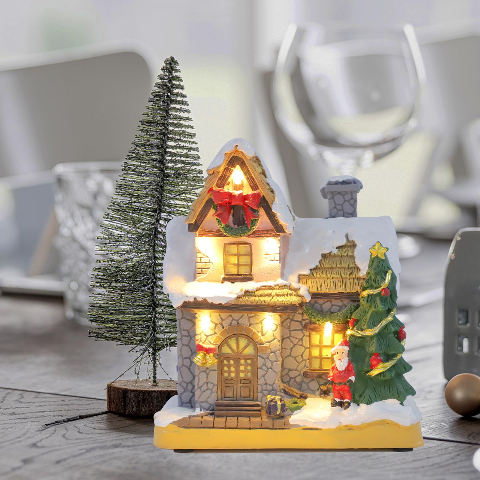 Housoutil Weihnachtliche Harz Hausdekoration mit LED Beleuchtung Kleiner Haus Ornament für Schlafzimmer und Büro Dekorativ und Festlich im Weihnachtsstil