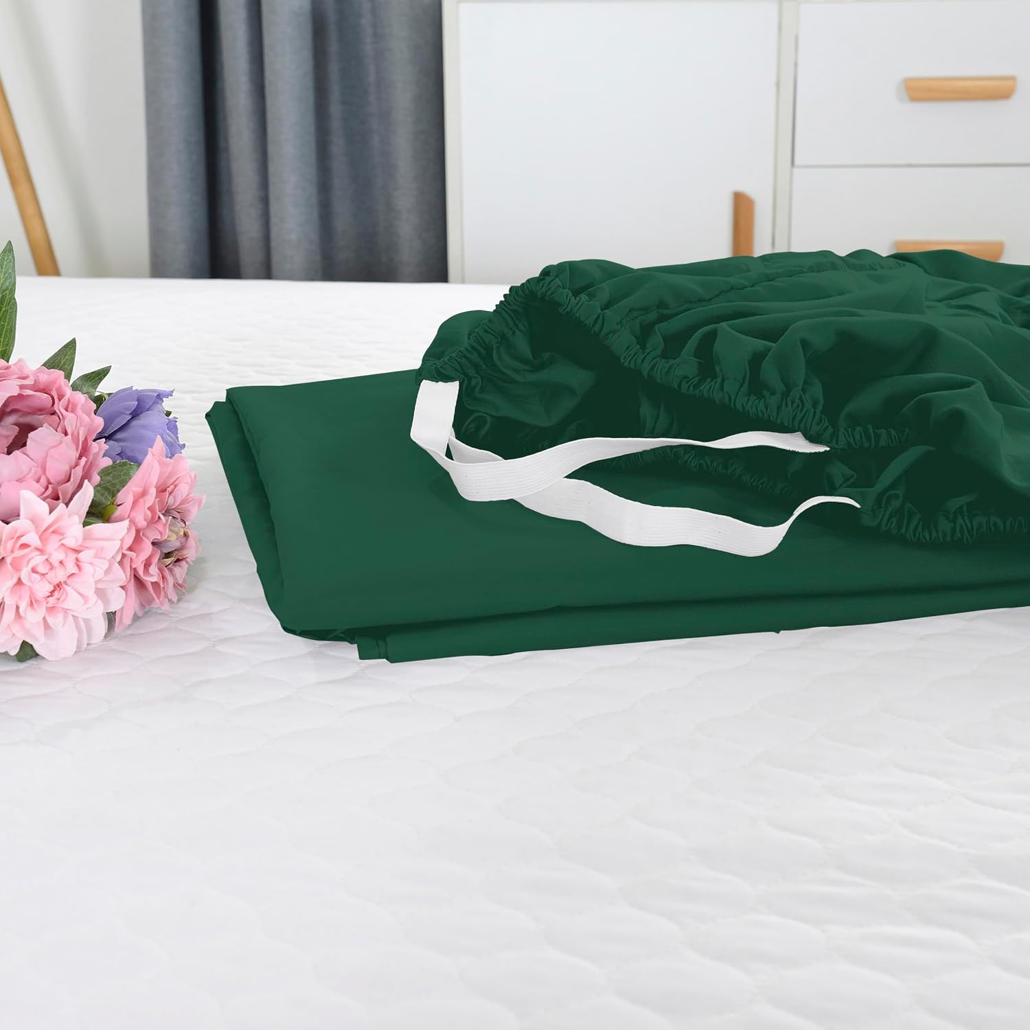 Elegant Comfort 1500 Premium Hotel Quality 18-21 Inches Deep - Extra Deep Pocket Single Fitted Sheet for High Mattress, Luxury and Softest, Smart Pocket - Wrinkle Free, King, Hunter Green