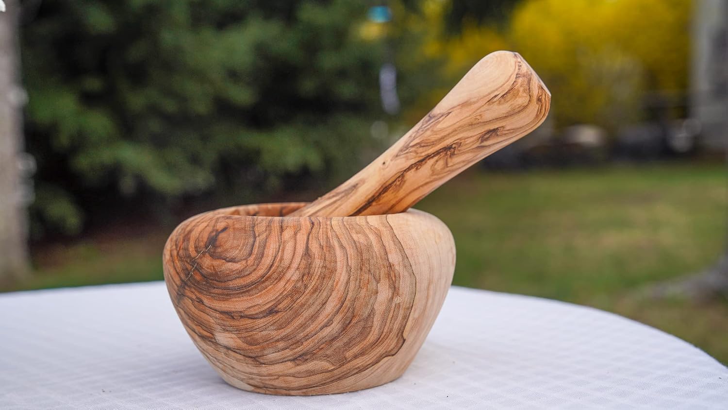 Lipper International 6212 Olive Wood Mortar and Pestle Set for Grinding Herbs and Spices