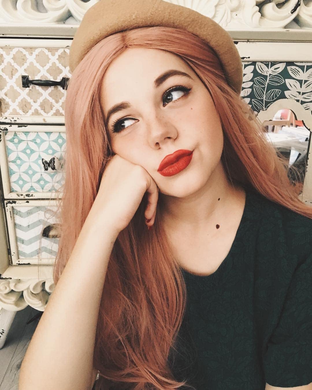 Xiweiya Wigs Peach Red Long Body Wave Wig Rose Pink Synthetic Lace Front Wig 13x3 Lace with Heat Resistant Fiber Natural Wavy for Women Daily Wear Cosplay Makeup Party
