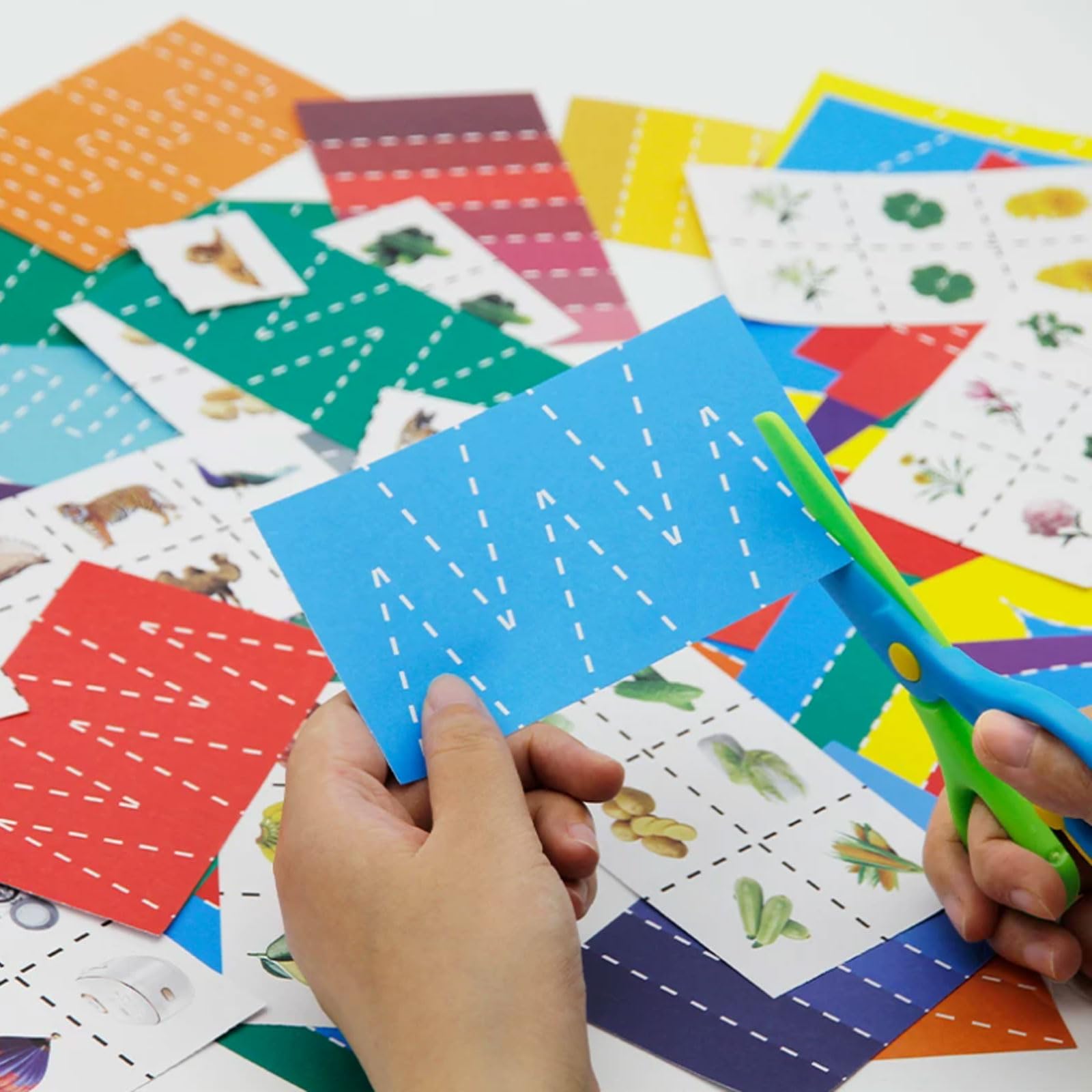 Montessori Kinder Papier Schneiden Bastelset | Kindersicherheits-Scheren mit progressiven Schneid-Arbeitsbüchern, DIY Feinmotorik-Trainings-Bastelset