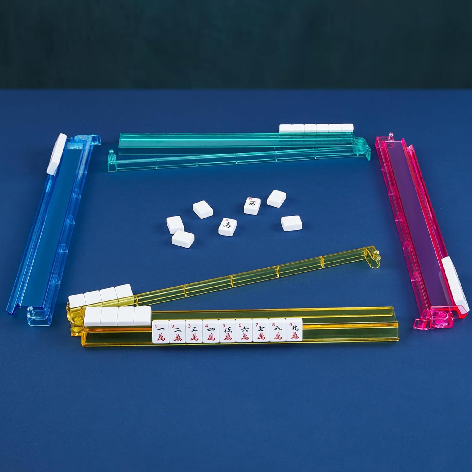 Poussoirs pour aligner, et les tuiles de Lot de 4 plateaux de rangement en