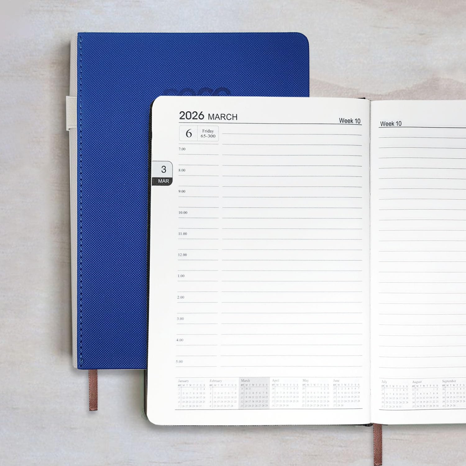 Agenda giornaliera 2026, formato A5, con copertina rigida testurizzata e portapenne, pagine 80 g/m², agenda 365 giorni per ufficio, uso personale, Capodanno e regali aziendali (blu)