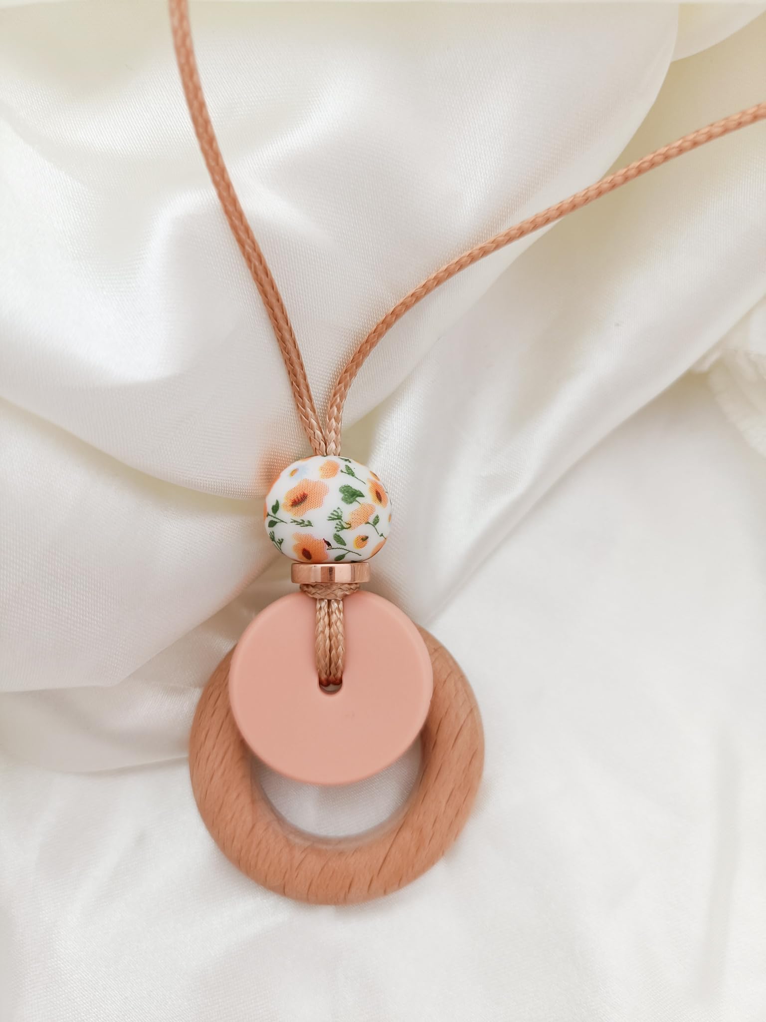 Breastfeeding and Nursing Necklace with Natural Beechwood for Mum and Baby - Floral Textured Feeding Necklace - Pink Nursing Pendant - Image 3