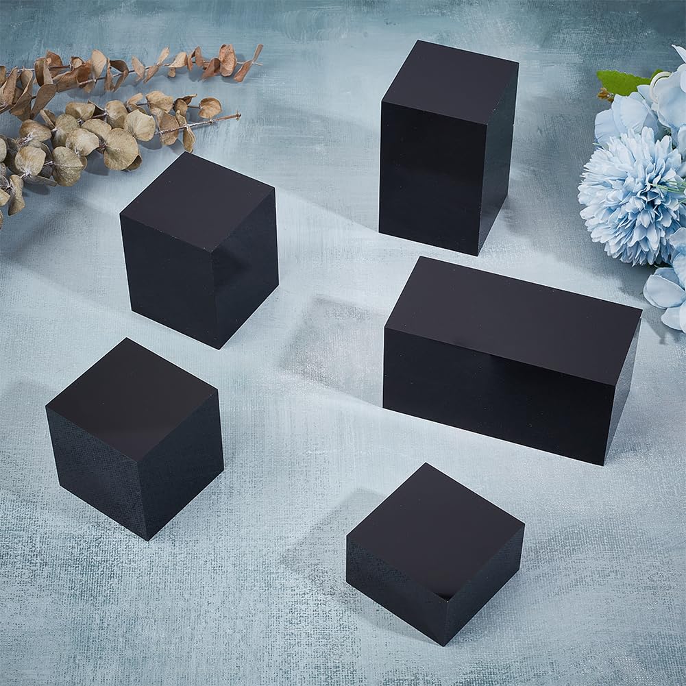 BENECREAT 5 Stück Schwarzer Acryl Würfel Displayblock, 3/5/6/8/10cm Hoher Massiver Präsentationsständer Zur Präsentation von Edelsteinschmuck Anzeigen von Pop Figuren Kosmetikvorführung, 5x5cm