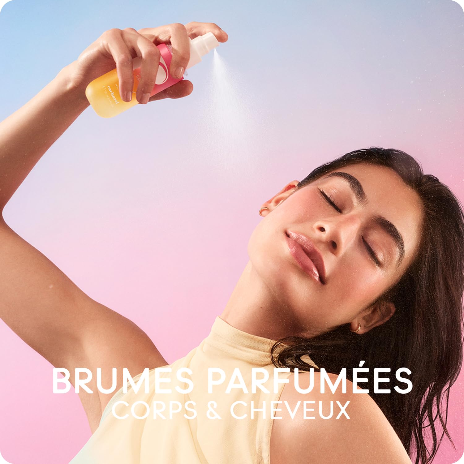 CACHAREL Yummy Mist Vanilla Cotta — Brume Parfumée Ambrée Gourmande Corps & Cheveux pour Femme - Vanille crémeuse, Fleurs Solaires, Accord Noisette, Accord de Lait - Spray Vaporisateur - 100ml