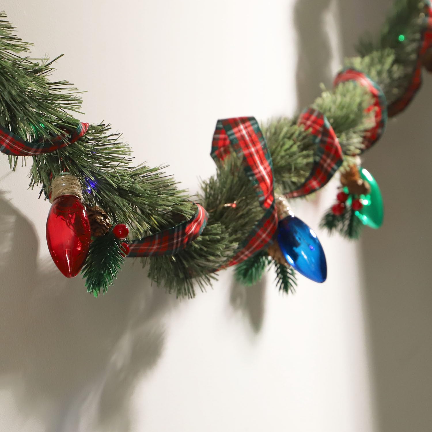 Guirlande de Noël avec lumières sans surchauffe pour sécuriser la décoration de la maison