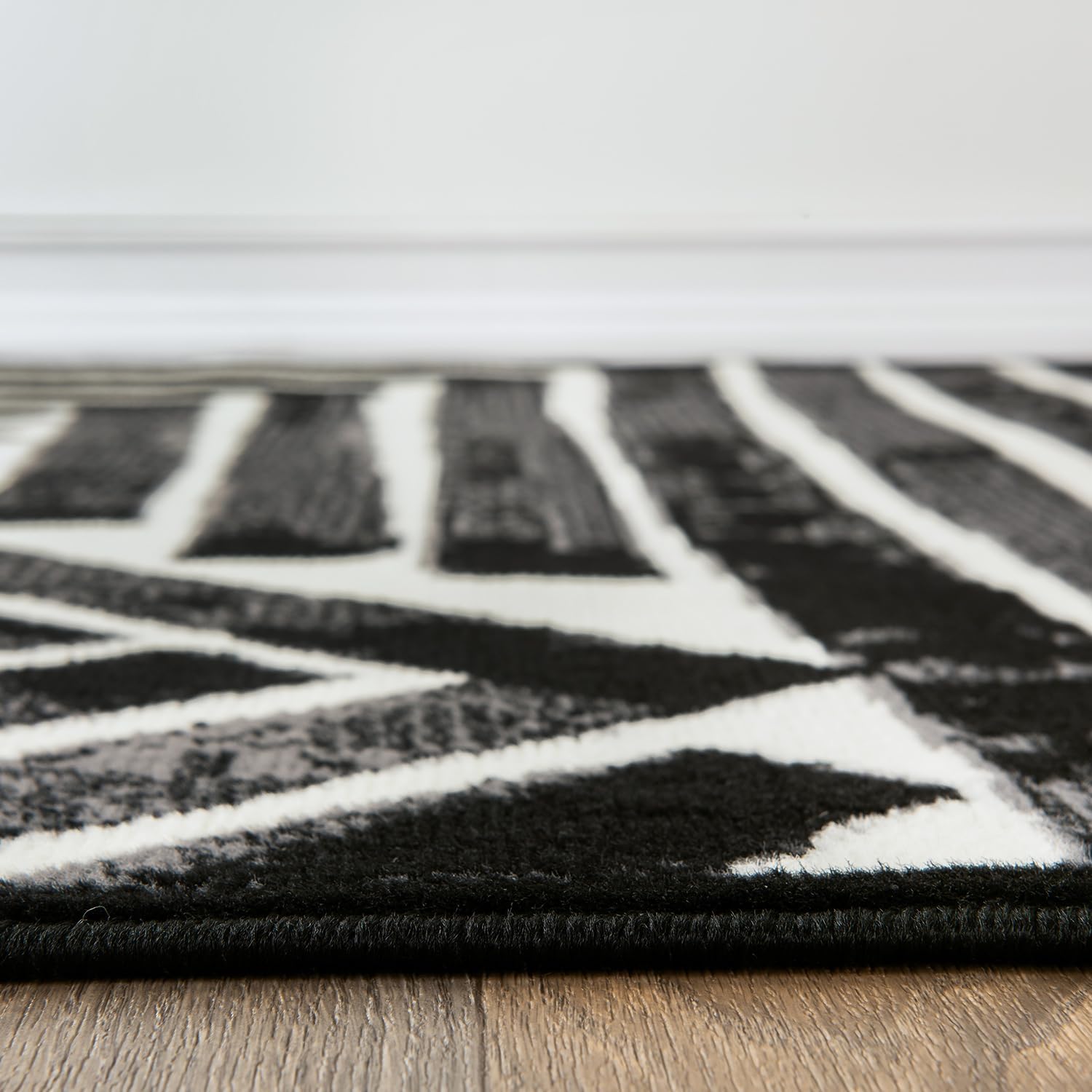 Rugshop Contemporary Stripe Design High Traffic Area Rug for Living Room,Bedroom,Kitchen,Open Spaces,Basement 7'10" x 10' Black