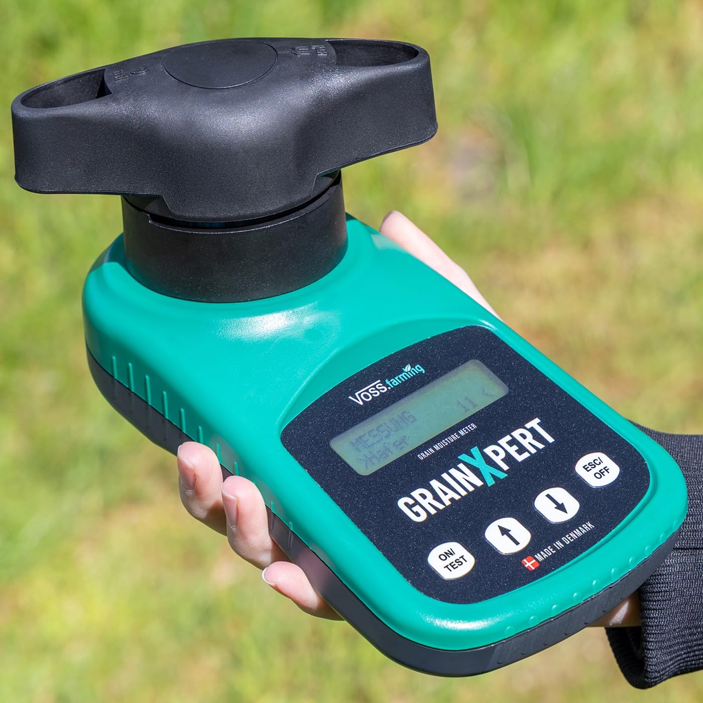 VOSS.farming GrainXpert Getreidefeuchtigkeitsmessgerät mit Mahlwerk, LCD Display, mit Transportkoffer, präzises Getreidemessgerät für draußen