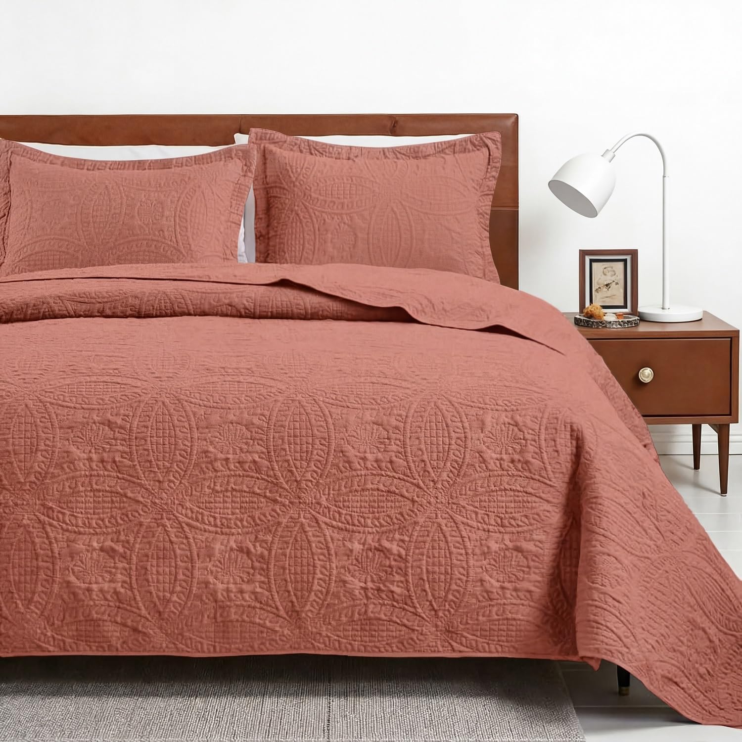 Poboton Queen Quilt Bedding Sets,Orange Ultrasonic Lightweight Queen Size Coverlet,Coin Pattern Soft Bedspreads for All Season, (1 Quilt,2 Pillow Shams)