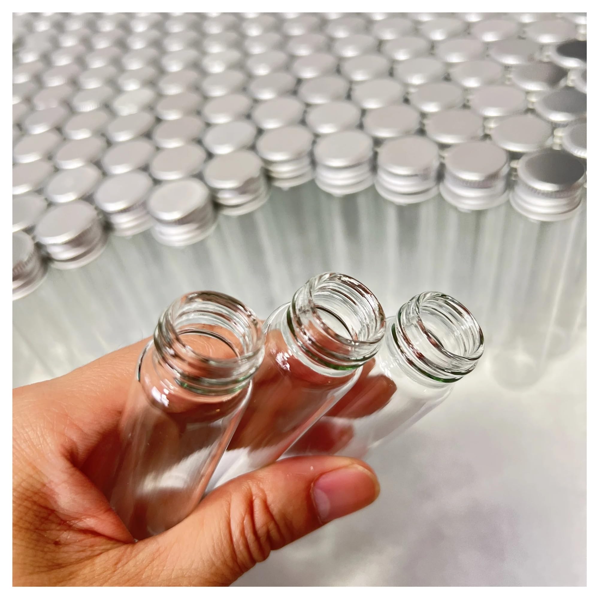 MENGKE 28/50 PCS 25ml Clear Glass Bottles With Lids 13×22×100mm Tiny Decorative Jars DIY Crafts Mini Test Tube Transparent Vials(50 pieces)
