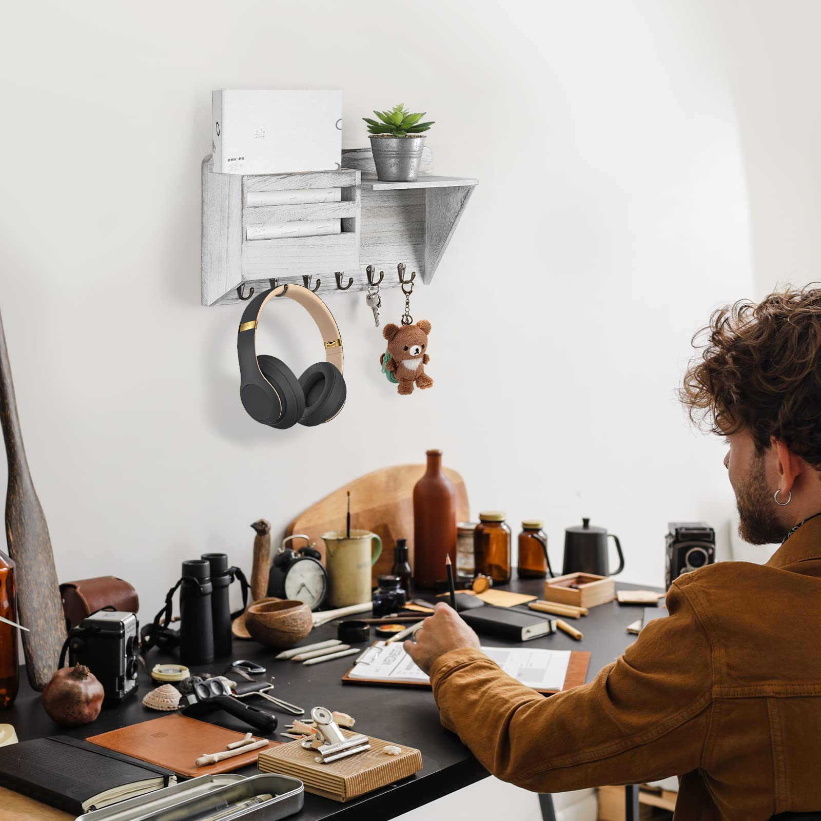Shinoske Porte clef mural, Crochet à clé mural en bois avec étagère, vintage range porte-courriers mural avec 6 crochets pour clés, lettres, journaux - blanc gris
