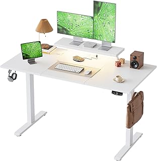 Klicelor Höhenverstellbarer Schreibtisch mit LED&Steckdosen, 140x60cm, Beweglicher Monitorständer für Gaming und Büro, Standing Desk mit 3-teilige Tischplatte, Weiß