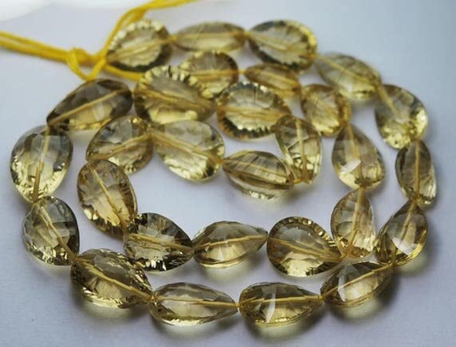 Quartz Citron briolette poire de 12-16mm pour créer vos parures d'été et colliers de créateur
