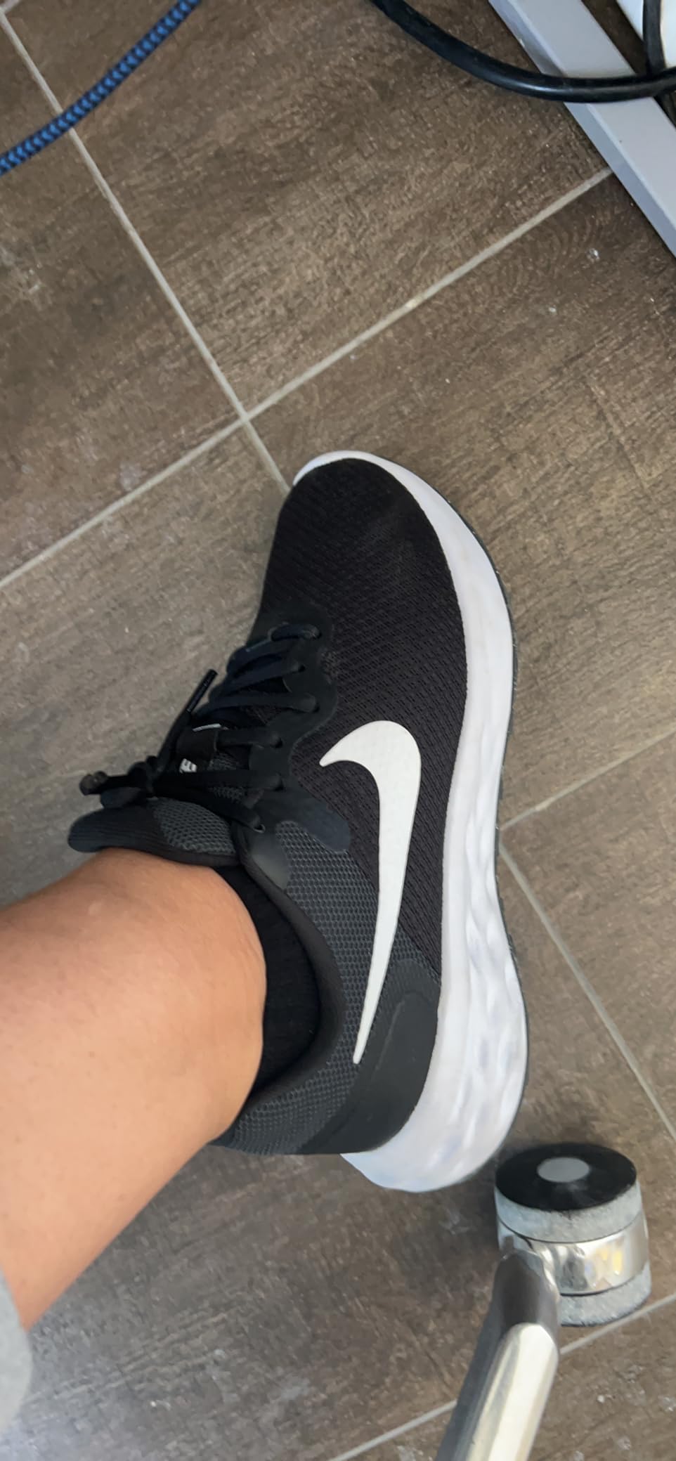 Nike Women's Sneaker Running Shoes, Black White Dk Smoke Grey Cool Grey, 6.5